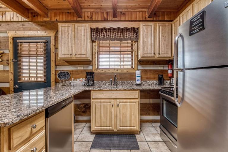 Cabin with private pool — photo 4