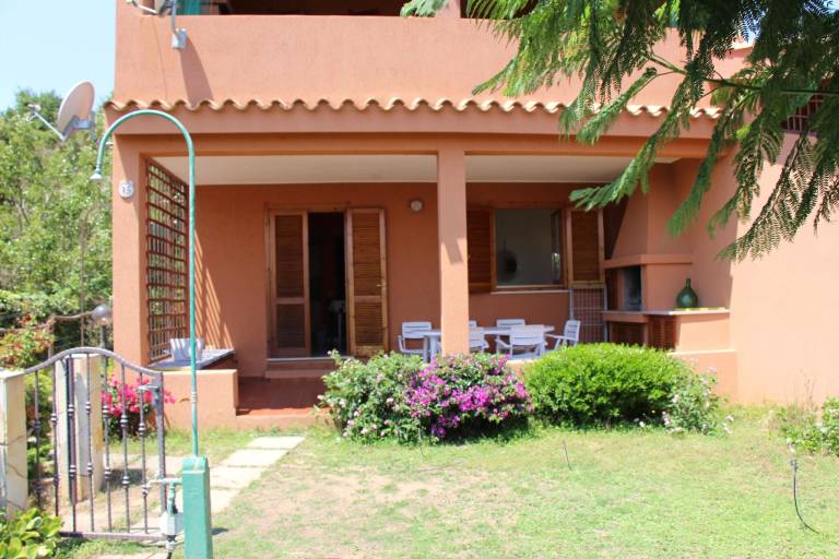 Rental apartment with grill, pool & yard | Dogs allowed in Muravera