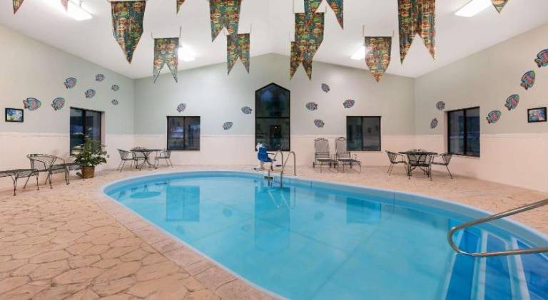Baymont by Wyndham Hot Springs — photo 3