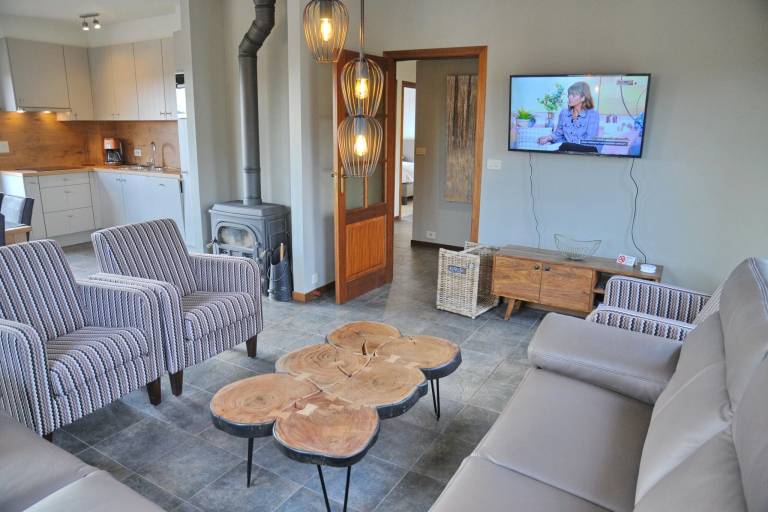 Vacation home with garden, BBQ & patio — photo 3