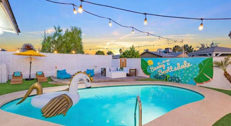 House with 4 rooms for 12 persons in Phoenix, AZ
