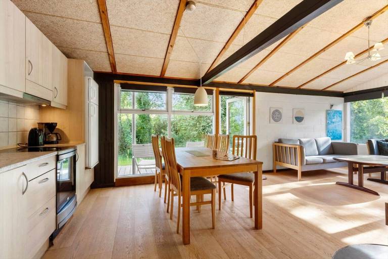Wonderful vacation home with grill & patio | Dogs allowed — photo 2