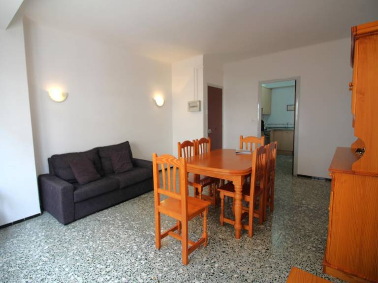 Bright Apartment Near Puerto Beach, 2 Double Beds, 1 Single Bed, Newly Renovated, WiFi — photo 2
