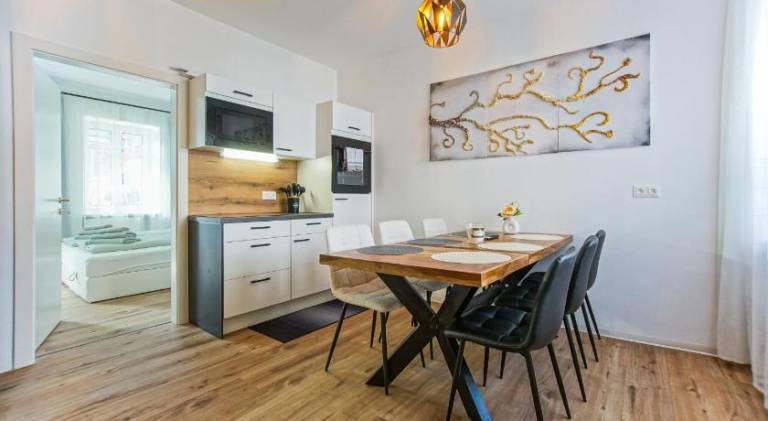 Holiday apartment with 2 rooms for 6 persons — photo 2