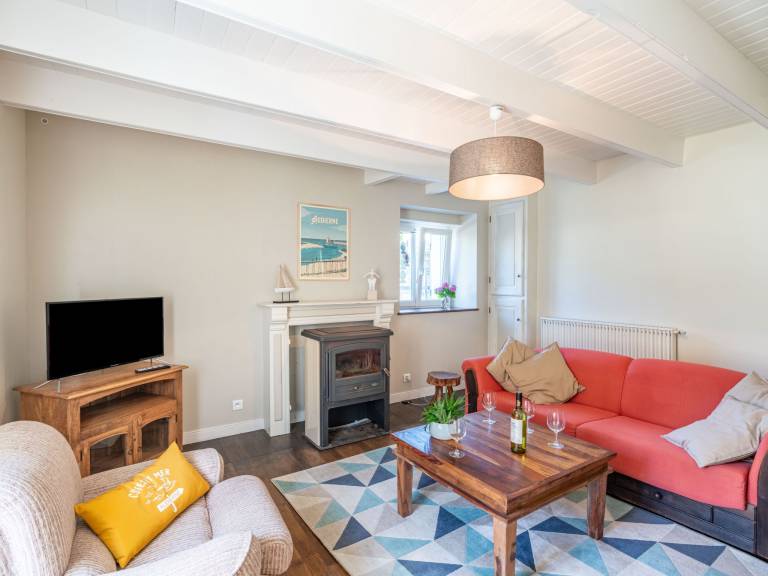 Fully equipped house with terrace, barbecue & yard | Pets allowed — photo 4