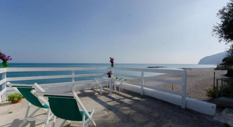 Vacation home with terrace, garden & barbecue in Mattinata