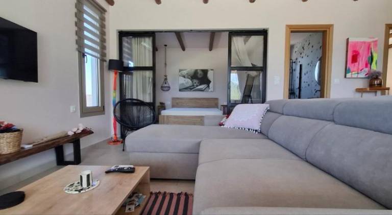 Vacation home with private pool, yard & patio — photo 2