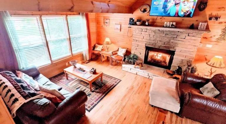 Vacation home with hot tub in Gatlinburg, TN
