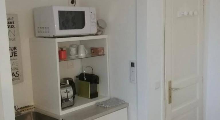 UNE CHAMBRE EN VILLE — photo 2