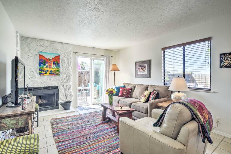 Mountain View Albuquerque Townhome w Patio