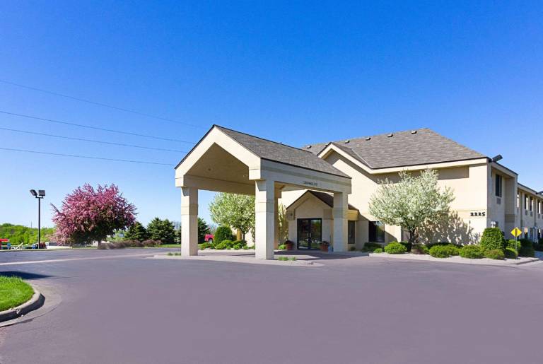 Quality Inn Fairmont in Fairmont, MN