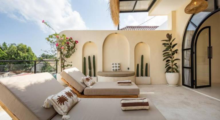 Family-oriented villa with terrace, yard & private pool | Perfect for remote work | Dogs allowed — photo 4