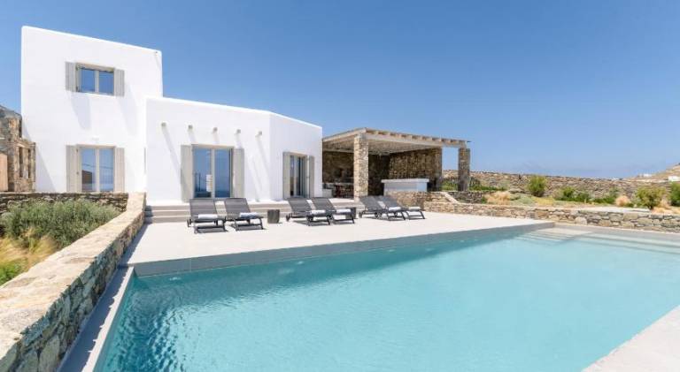 Villa with pool in Mykonos