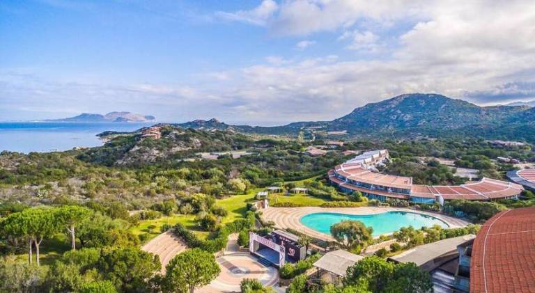 Boho Chic Beach Resort in Sardegna — photo 4