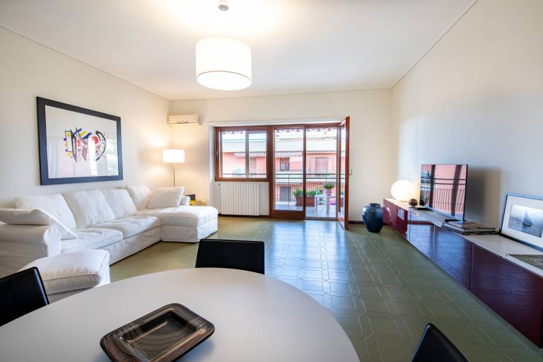 Fully equipped apartment with yard & terrace | Mountain view | Good for workation | Dogs allowed — photo 5