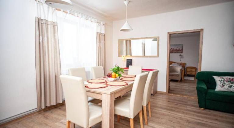 Serviced apartment with patio & yard — photo 3