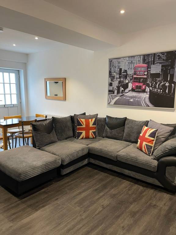 Apartment Sutton