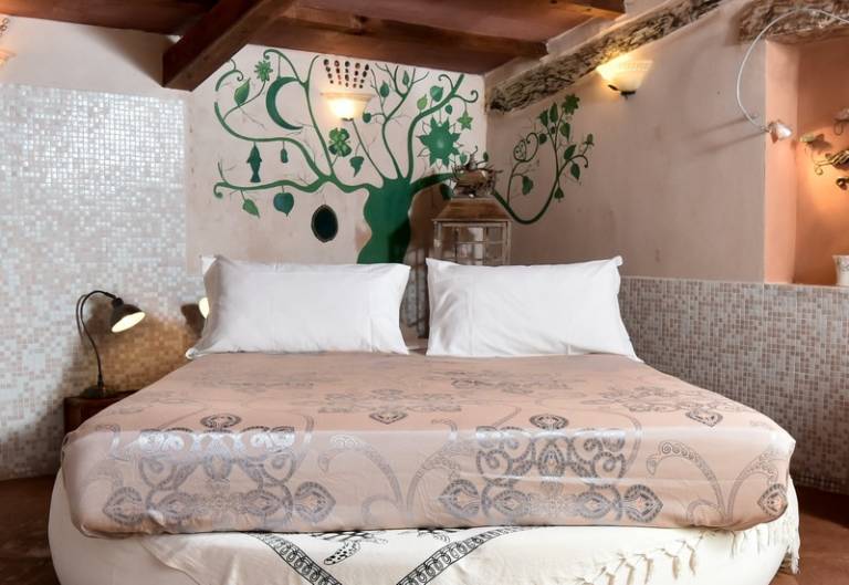 Il Palazzino, beautiful Villa on an olive hillside with sea views: Suite "Private Spa" — photo 4