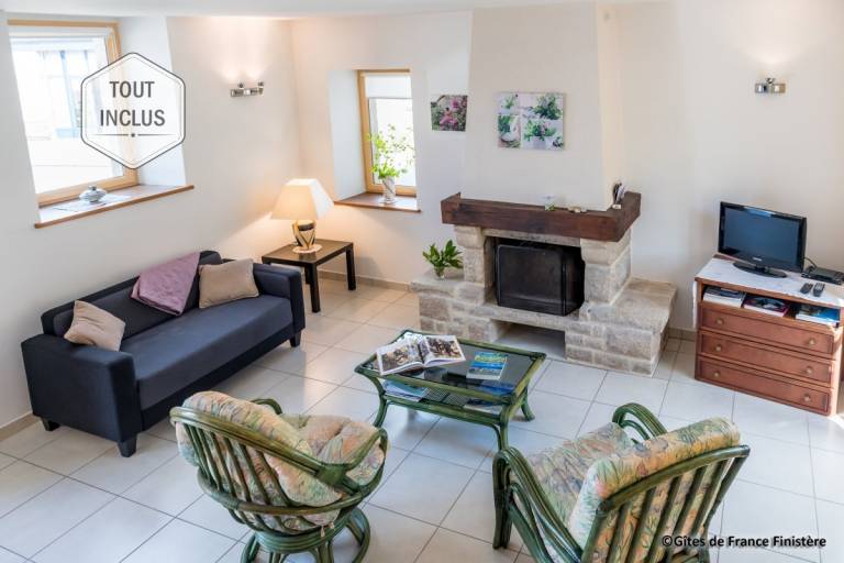 Gite with terrace, barbecue & garden in Morlaix