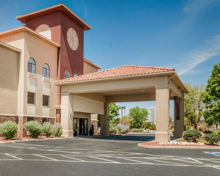 Quality Inn & Suites Albuquerque West in Albuquerque, NM