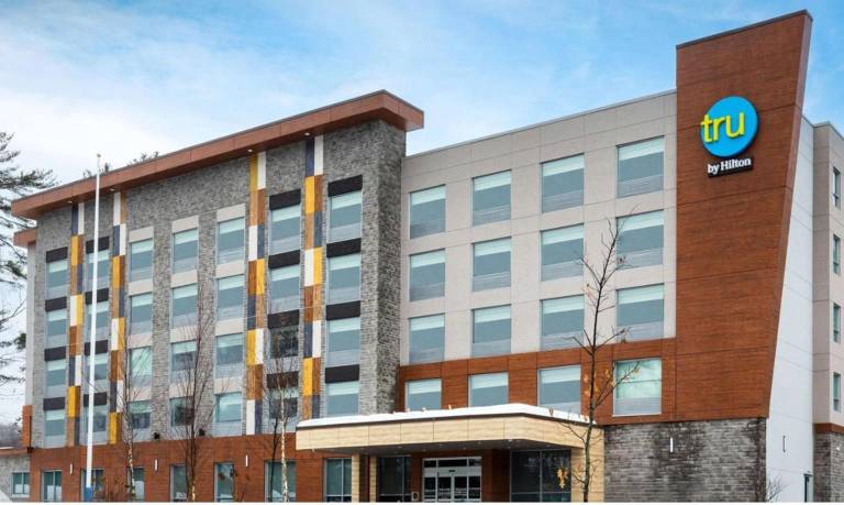 Tru by Hilton Bracebridge, ON in Bracebridge, ON