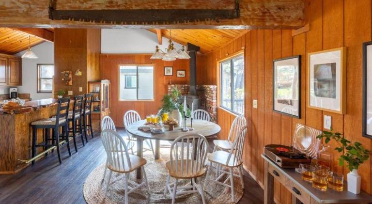 TurtleBear by AvantStay Stunning Character Cabin w Entertainers Patio Table Tennis — photo 4