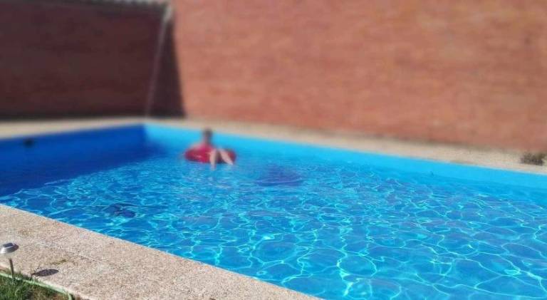 Vacation home with BBQ, patio & private pool in Salamanca