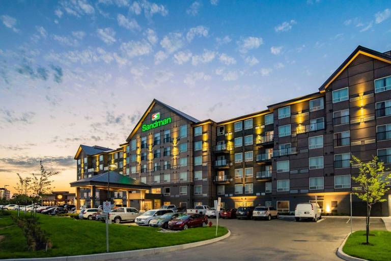 Sandman Hotel Hamilton — photo 2