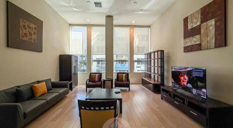 Apartment with pool in Glendale, CA