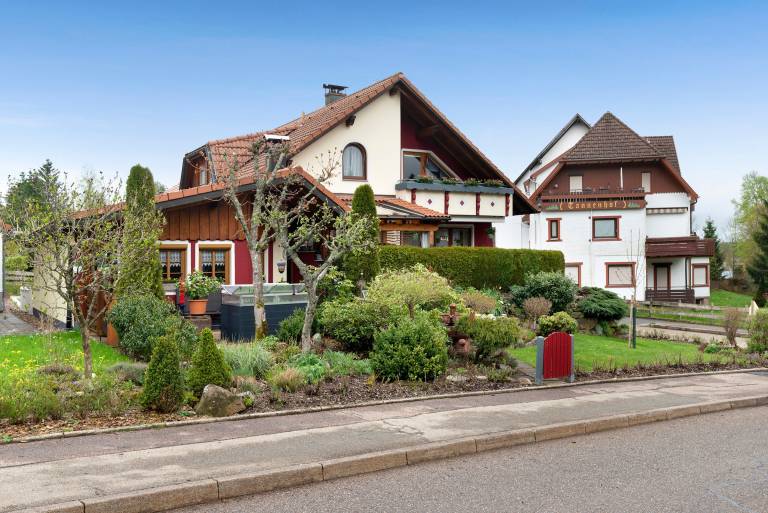 Fully equipped wonderful holiday apartment with yard & sauna | Garden view | Perfect for remote work | Pets are welcome in Freudenstadt