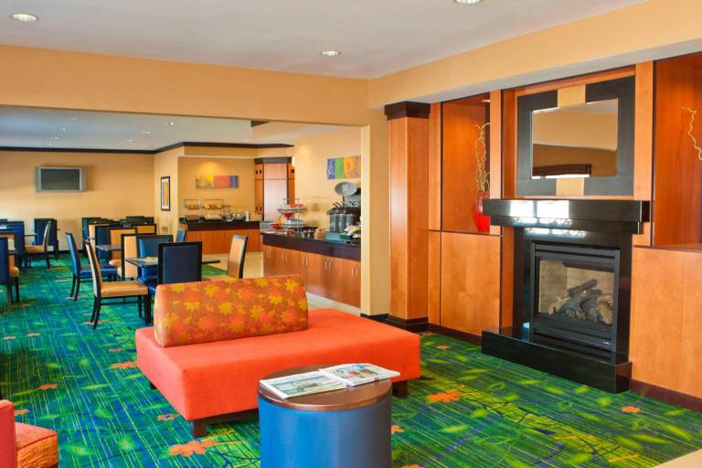 Fairfield by Marriott Inn & Suites Champaign — photo 3