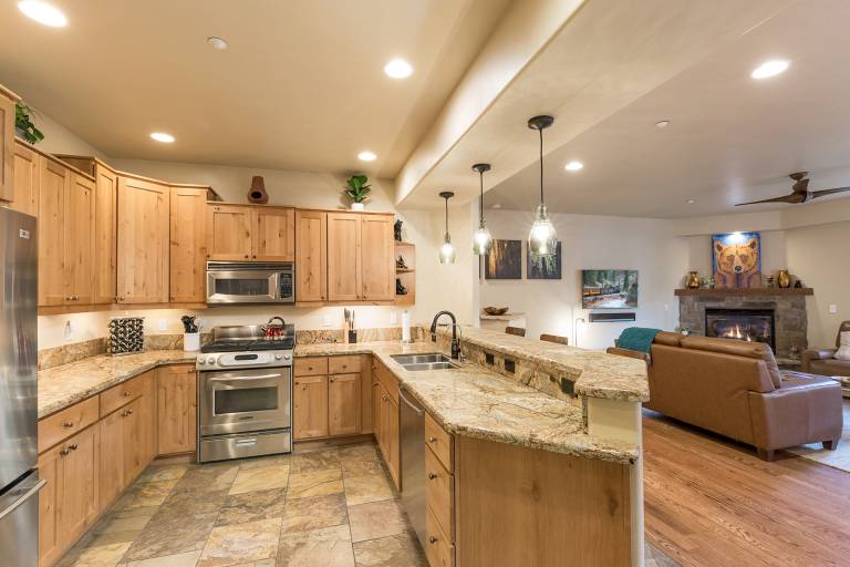 Largest Black Bear Townhome - Ping Pong Table - on Demand Ski Shuttle — photo 3