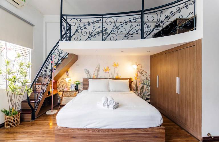 Pleasant vacation home with BBQ | Close to Phạm Ngũ Lão Street | Suitable for remote work | Dogs allowed in Ho Chi Minh City