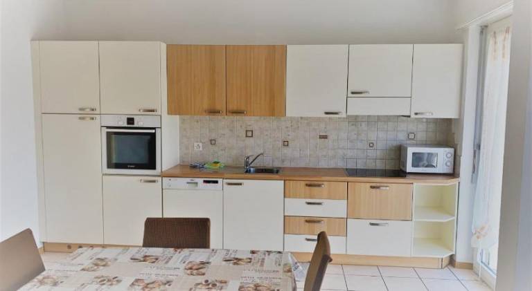 Holiday apartment with patio & yard — photo 4