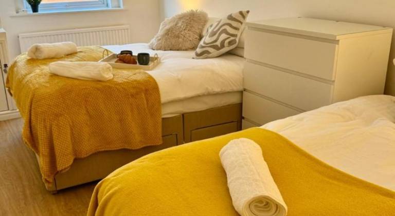 Charming 6 Bed Flat in Bedminster - Sleeps 8 — photo 2