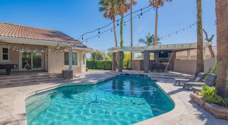 250 m&sup2; Ferienhaus