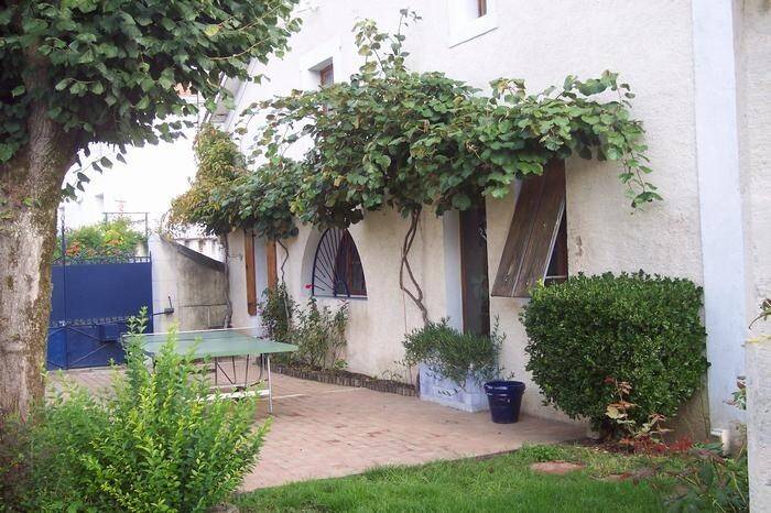 House with private pool, BBQ & garden | River view — photo 2