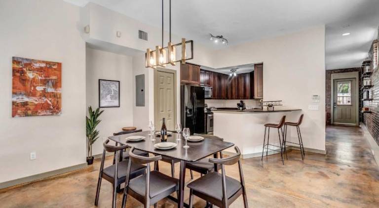 Apartment with 12 rooms for 36 persons — photo 3
