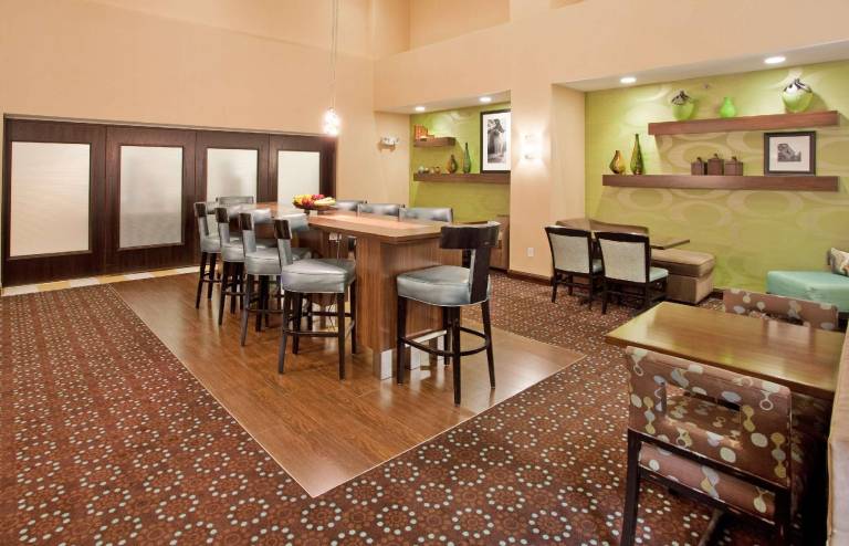 Hampton Inn & Suites St. Cloud — photo 5