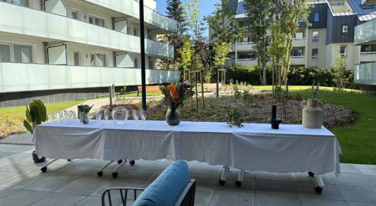 Serviced apartment with pool, garden & patio — photo 5