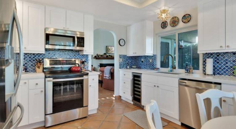 Fully equipped lovely villa with pool, garden & hot tub | Good for workation | Pets allowed — photo 4