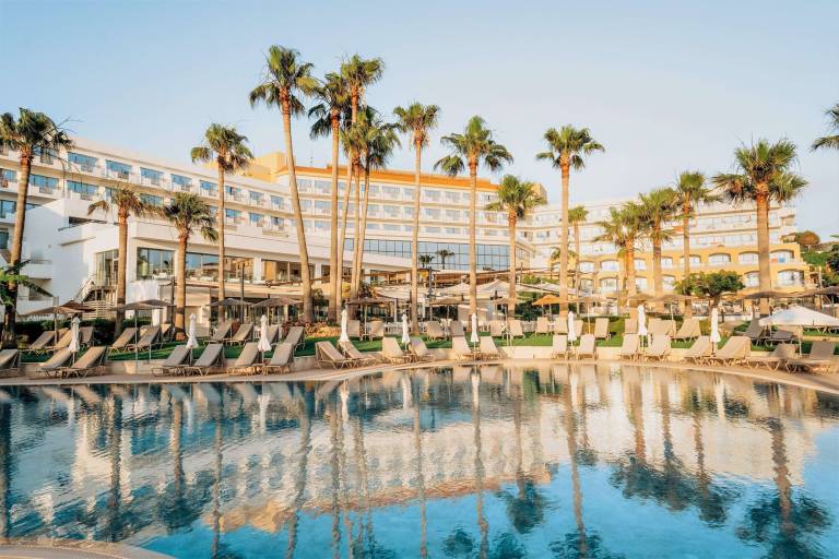 Resort  Chloraka