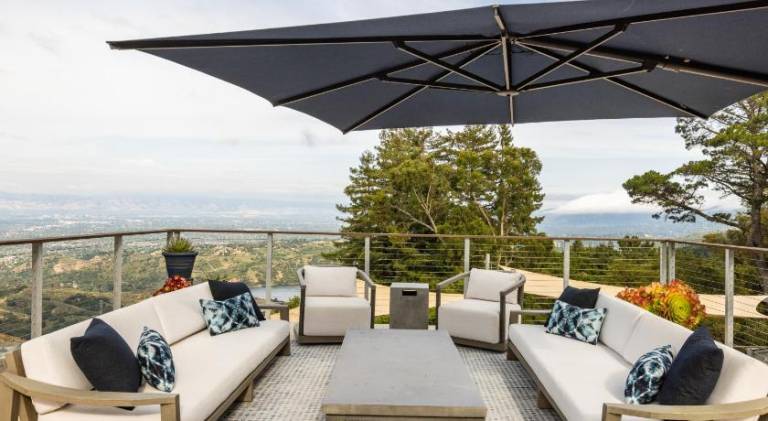 Villa with hot tub & pool | Pets allowed — photo 4