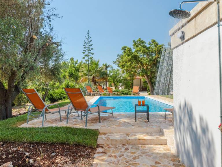House with yard, pool & barbecue — photo 4