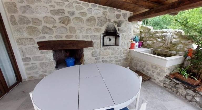 Rental apartment with grill, terrace & garden — photo 5