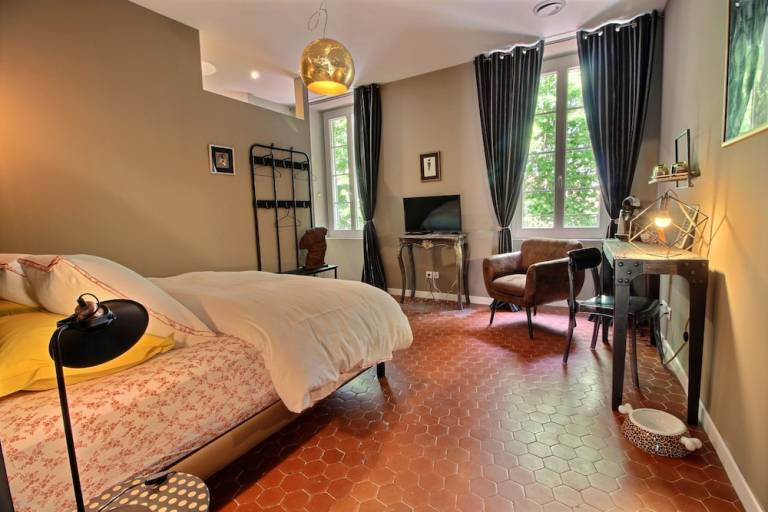 Accommodation  Orange