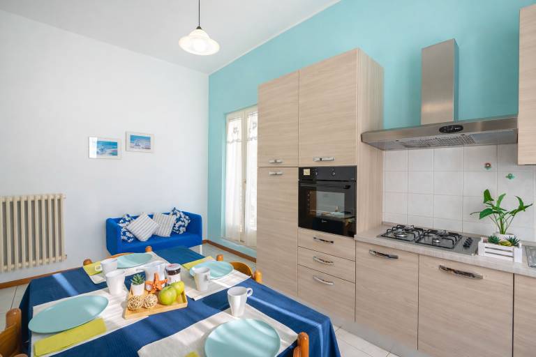 Holiday apartment with 2 rooms for 6 persons — photo 5