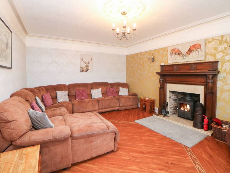 Family-friendly beautiful cottage with barbecue, garden & jacuzzi | Pet-friendly — photo 3
