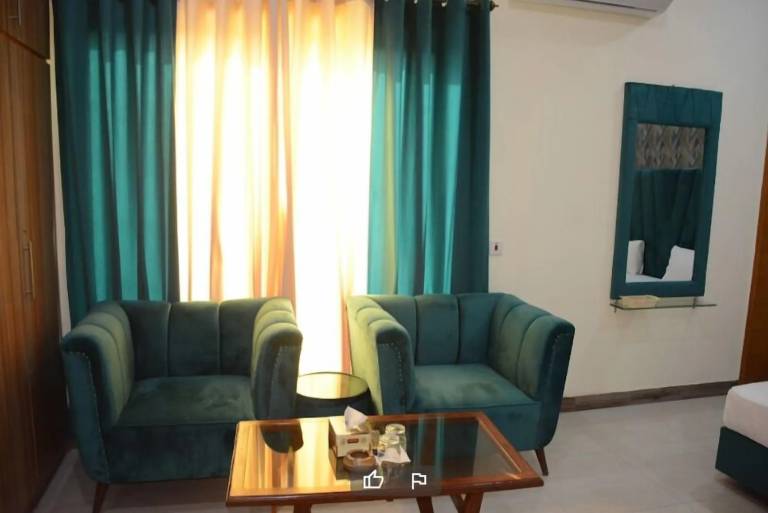 Apartment  North Gulgasht Colony