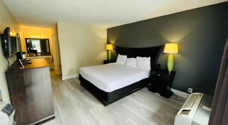 Rodeway Inn Silver Springs - Ocala East — photo 2